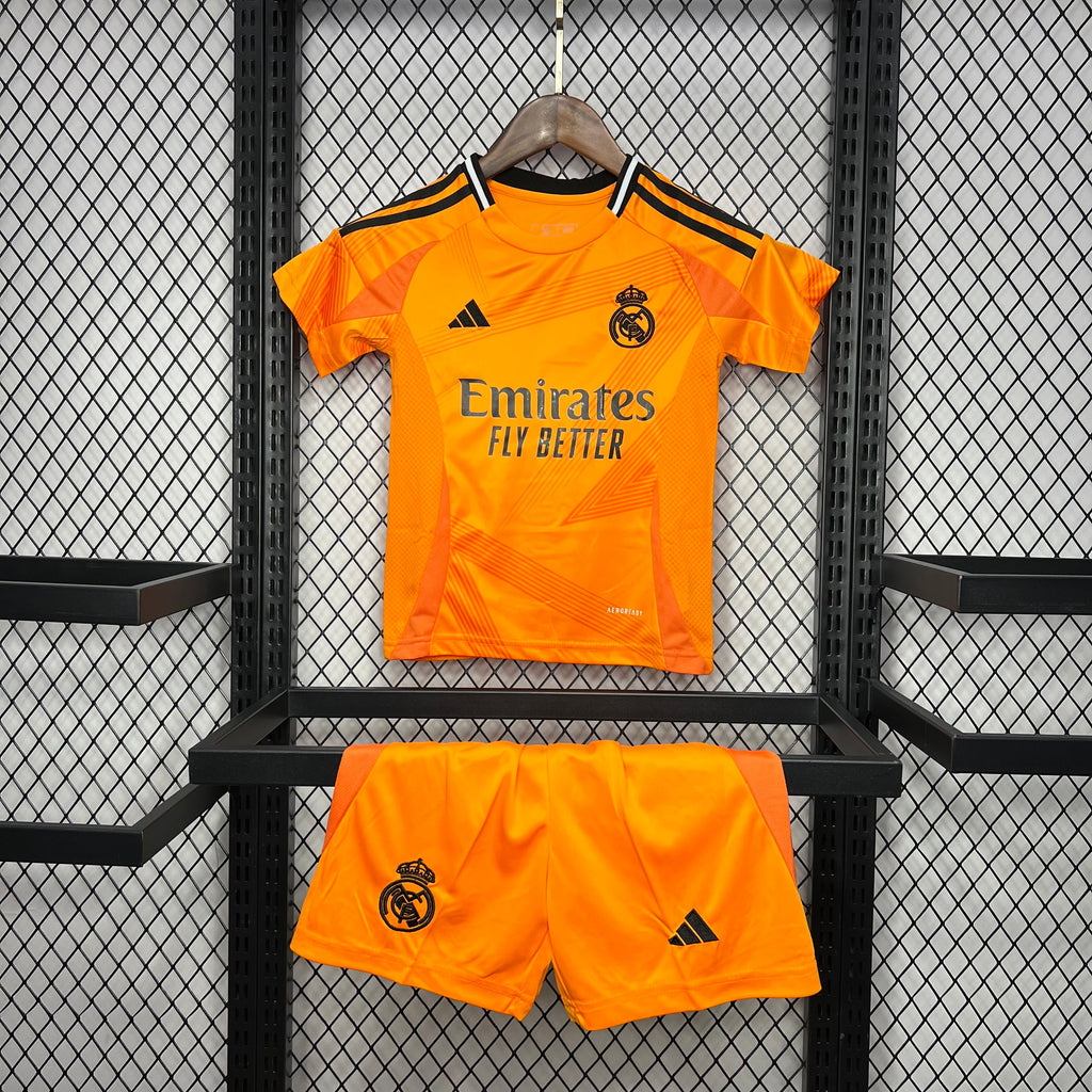 Real Madrid Cristiano Ronaldo 7 Away Soccer Jersey Kids Mini Kit 2024/25