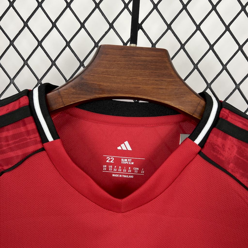 Manchester United Cristiano Ronaldo 7 Kids Home Soccer Jersey 2025-2026