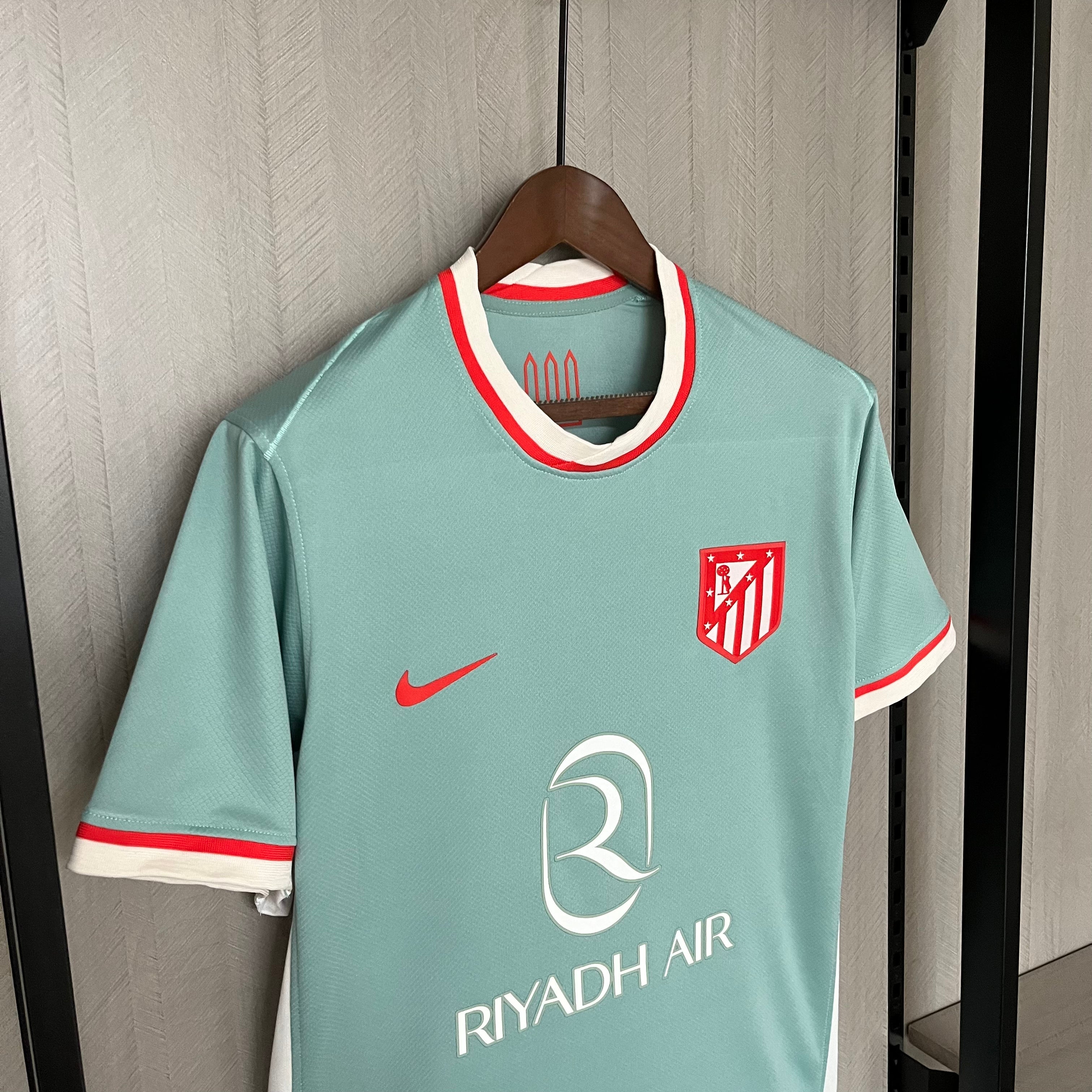 Atletico Madrid Julián Alvarez 19 Away Soccer Jersey 2024/25