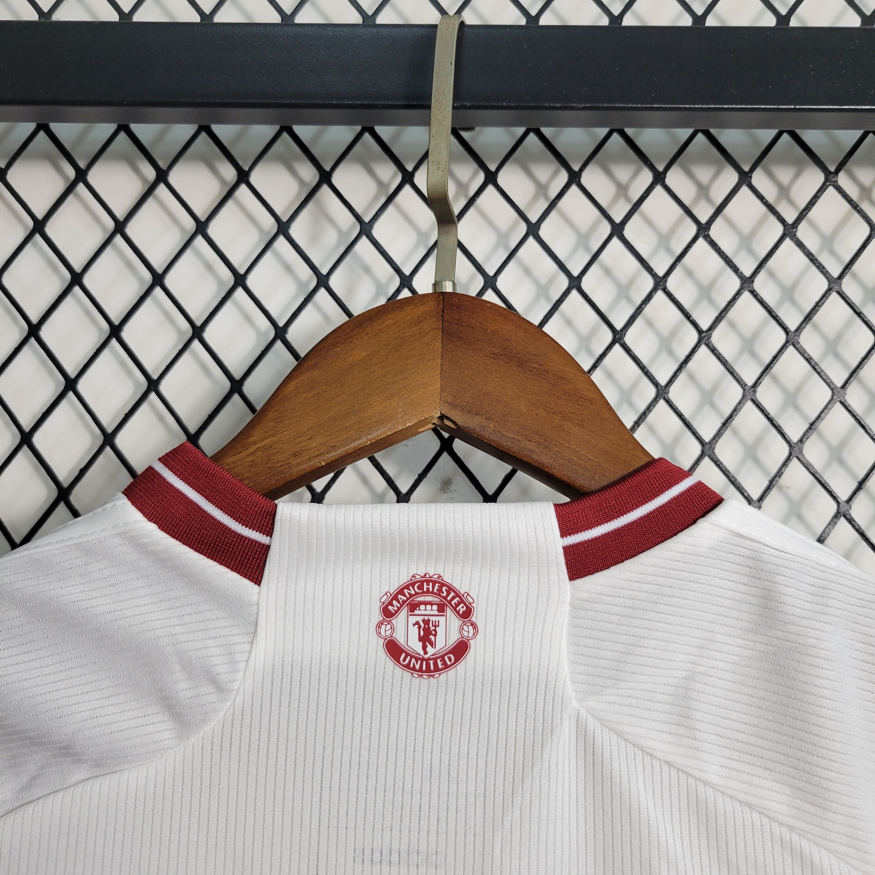 Manchester United Bruno Fernandes 8 Third Kids Soccer Jersey 2023/24