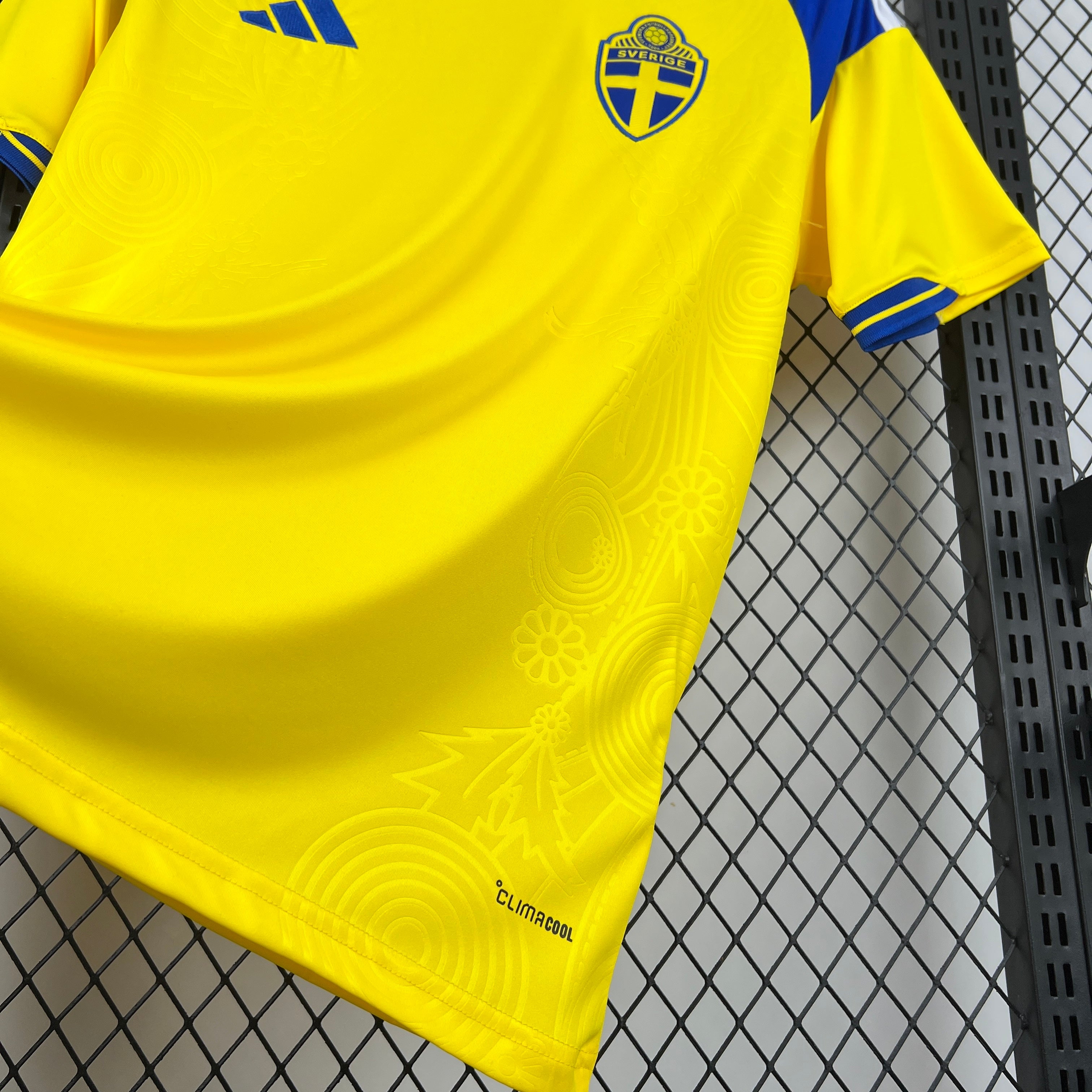 Sweden Emil Forsberg 10 Home Soccer Jersey World Cup 2026