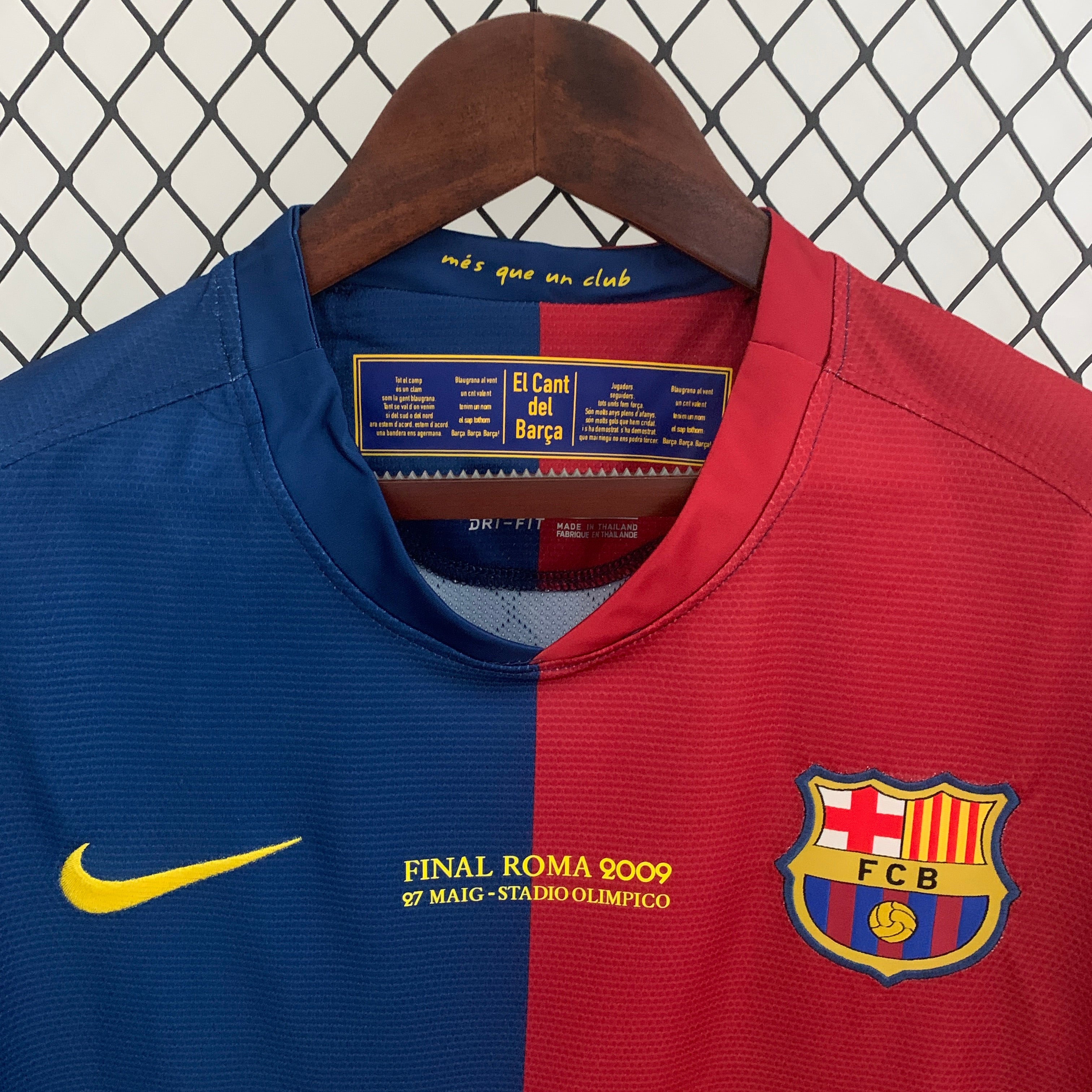 FC Barcelona Lionel Messi 10 UCL Final Retro Long Sleeve Home Soccer Jersey 2008-2009