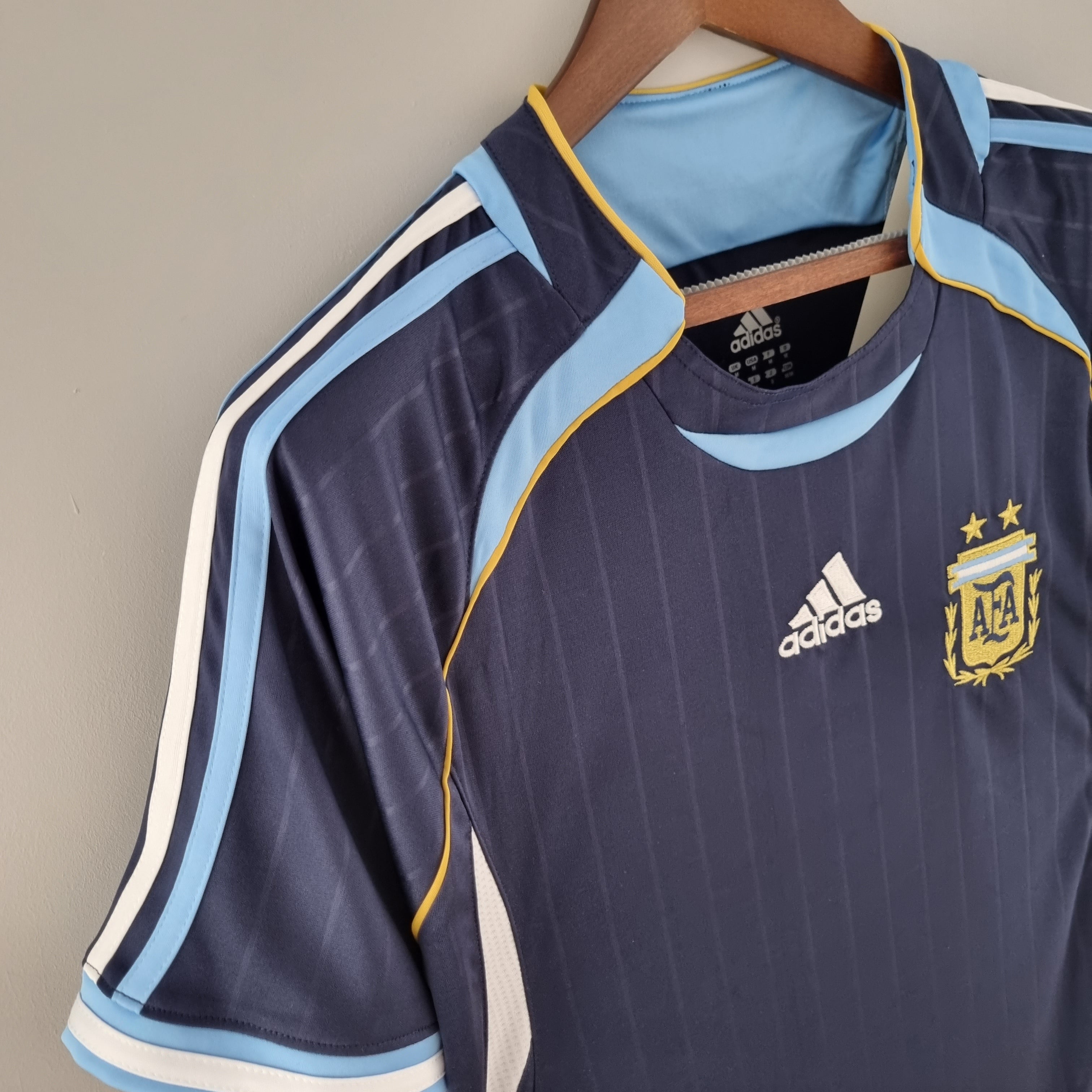 Argentina Lionel Messi 19 Away Retro Soccer Jersey World Cup 2006