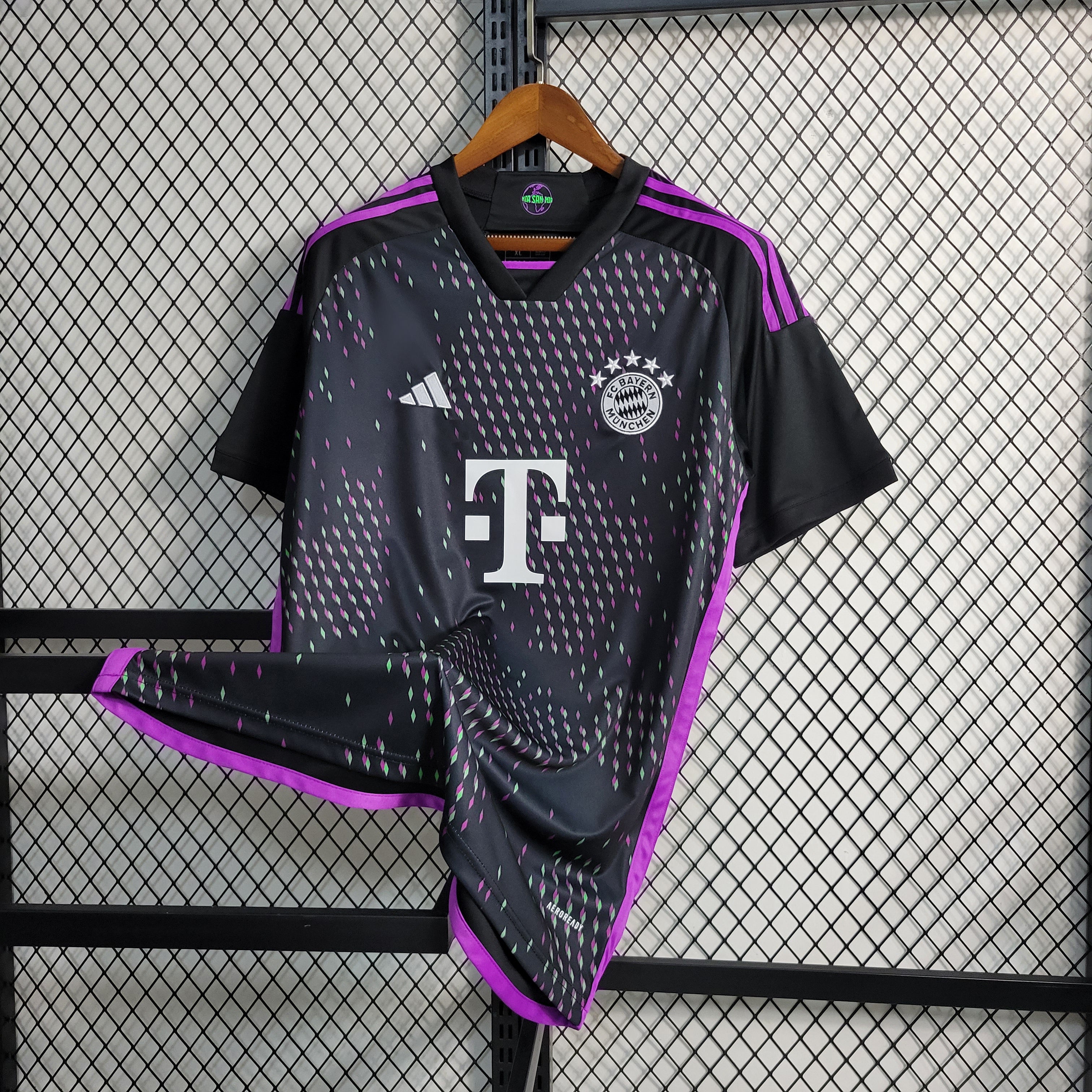 Bayern Munich Robert Lewandowski 9 Away Soccer Jersey 2023/24