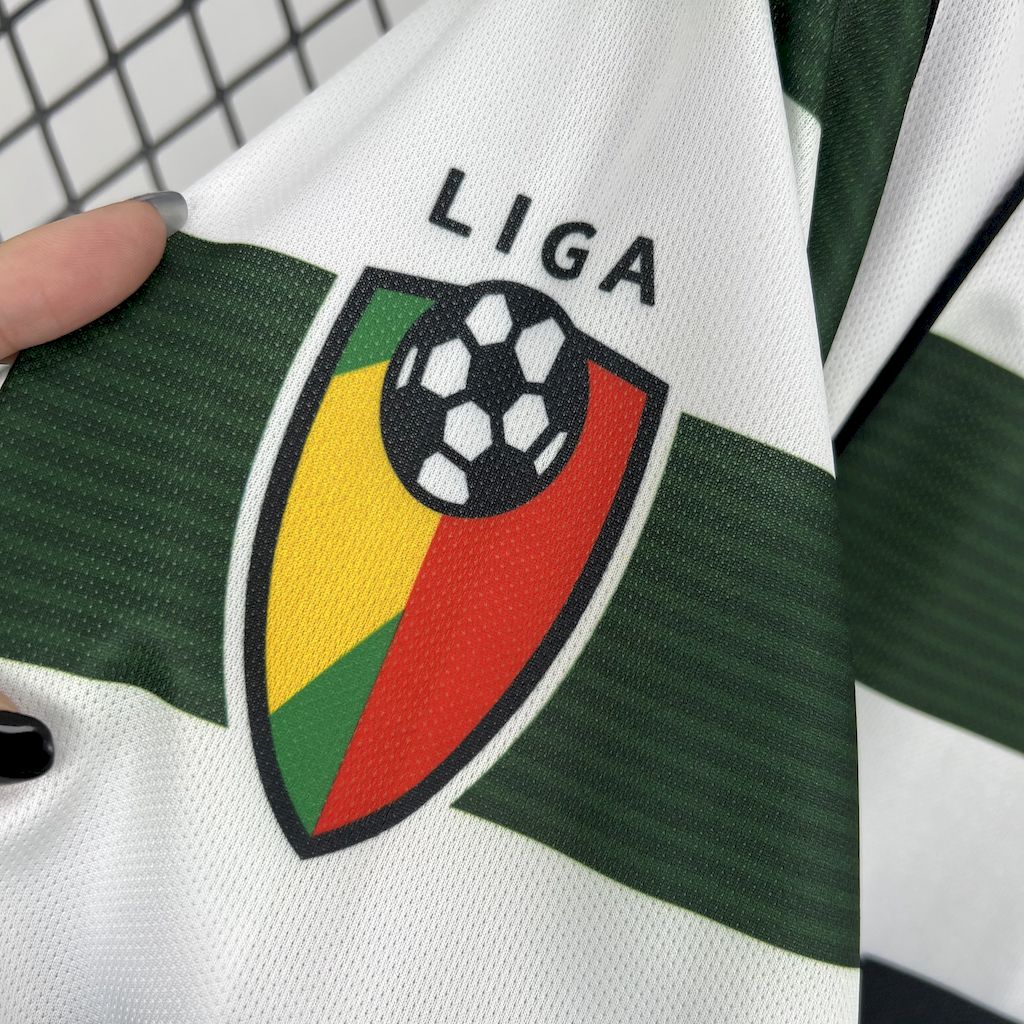 Sporting Lissabon CP Cristiano Ronaldo 28 Retro Long Sleeve Home Soccer Jersey 2001-2003