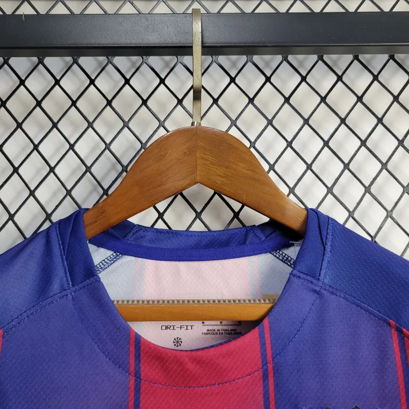 FC Barcelona Raphinha 11 Women's Home Soccer Jersey 2025-2026