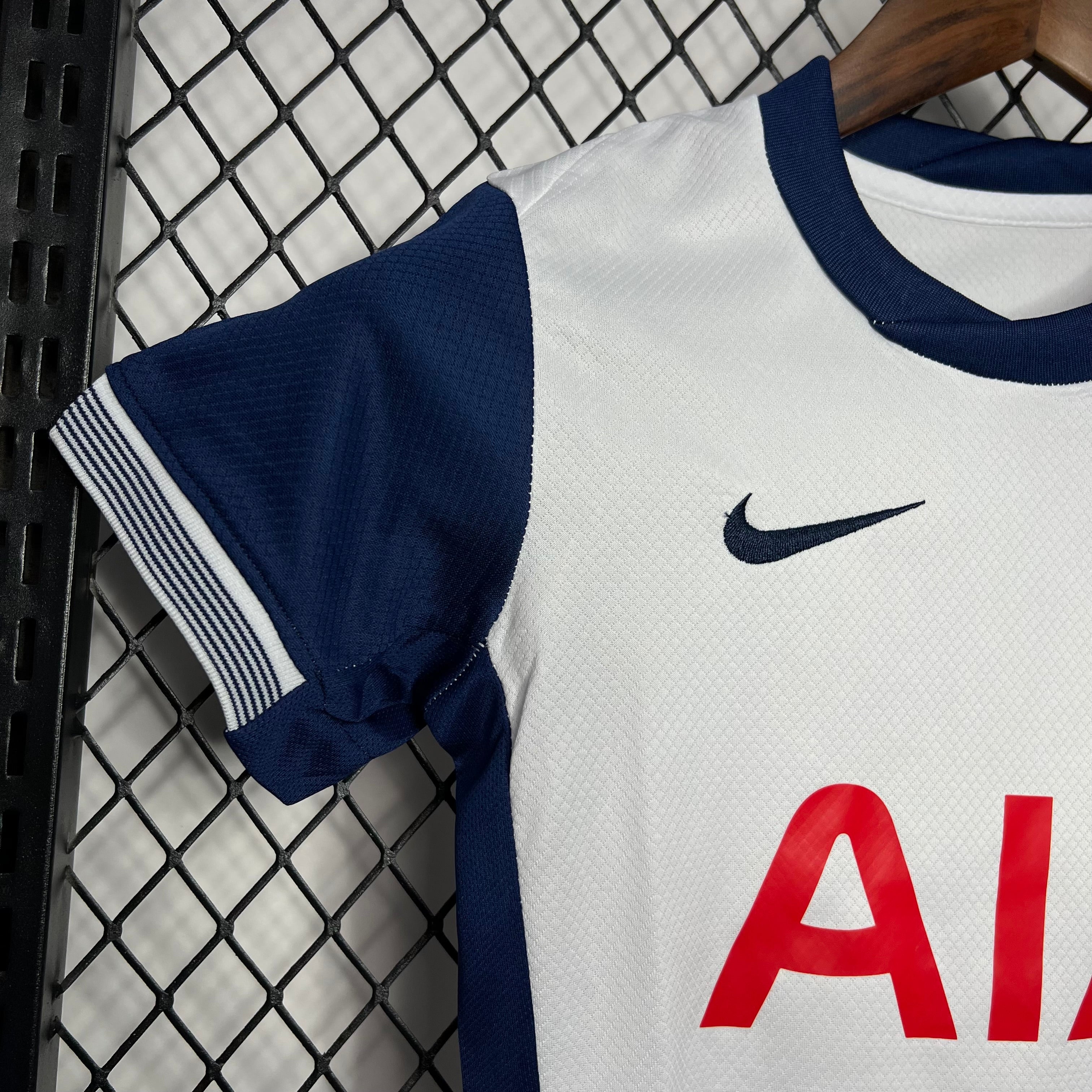 Tottenham Hotspur Harry Kane 10 Kids Home Soccer Jersey 2024/25