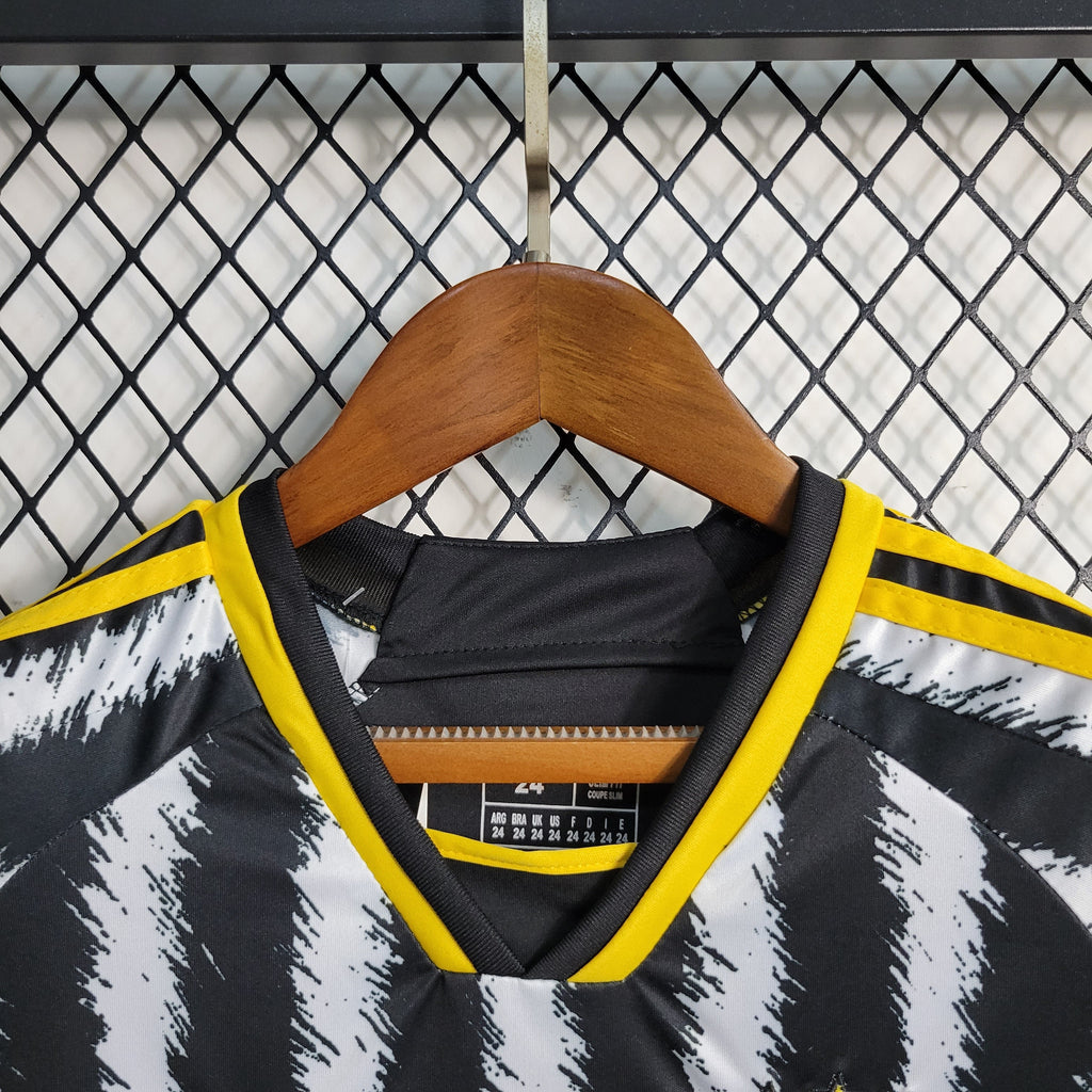Juventus Cristiano Ronaldo 7 Kids Home Soccer Jersey 2023/24