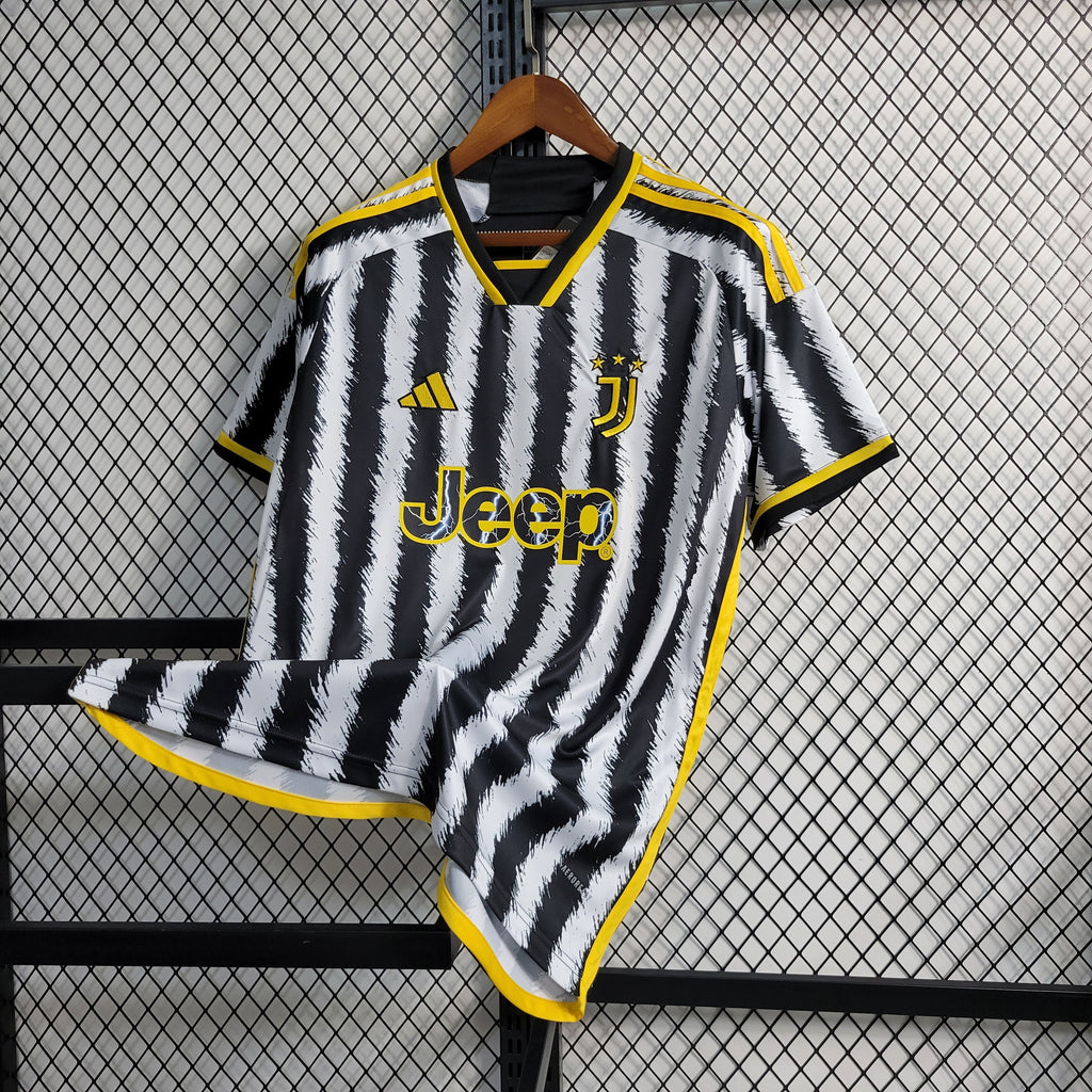 Juventus Cristiano Ronaldo 7 Home Soccer Jersey 2023/24