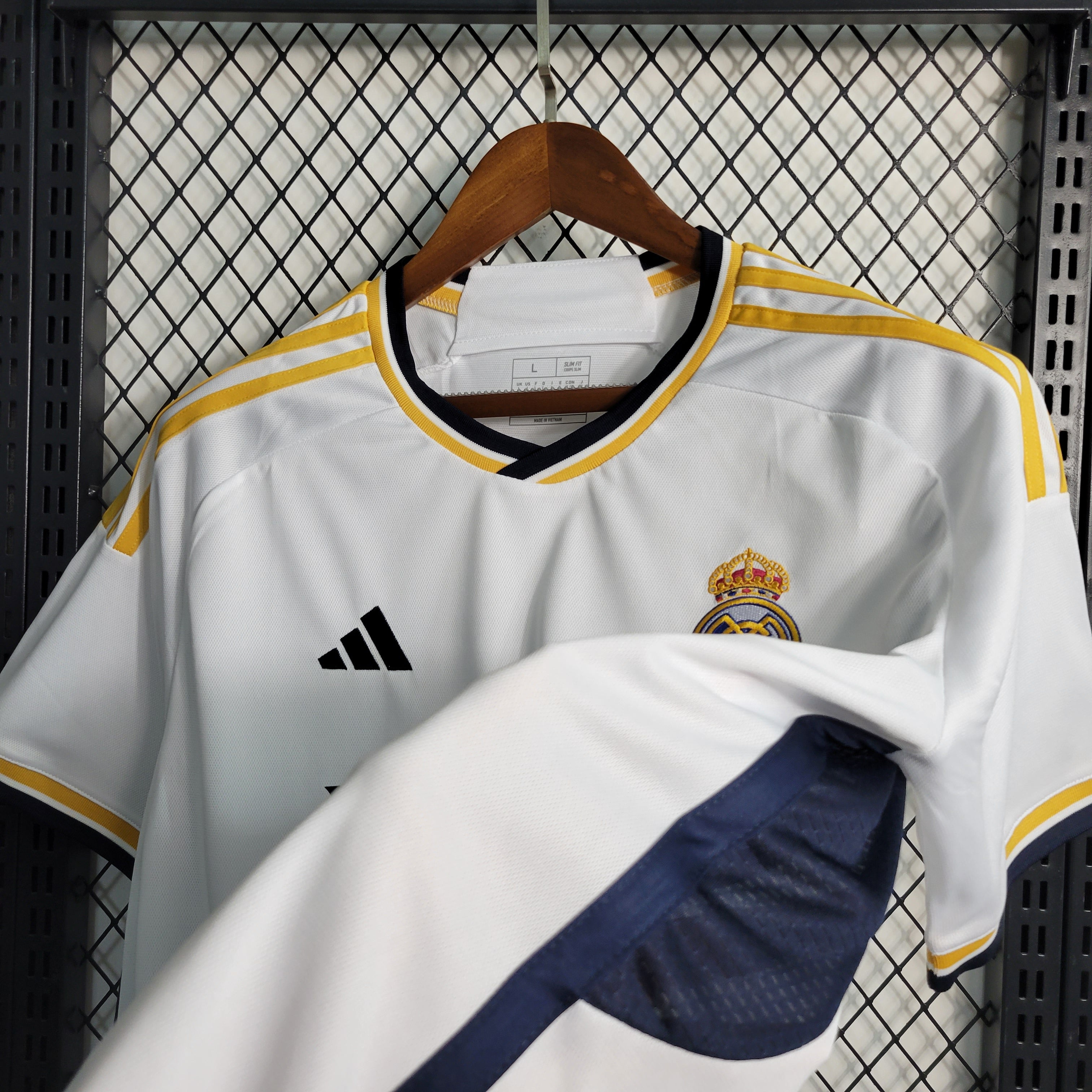 Real Madrid Cristiano Ronaldo 7 Home Soccer Jersey 2023/24