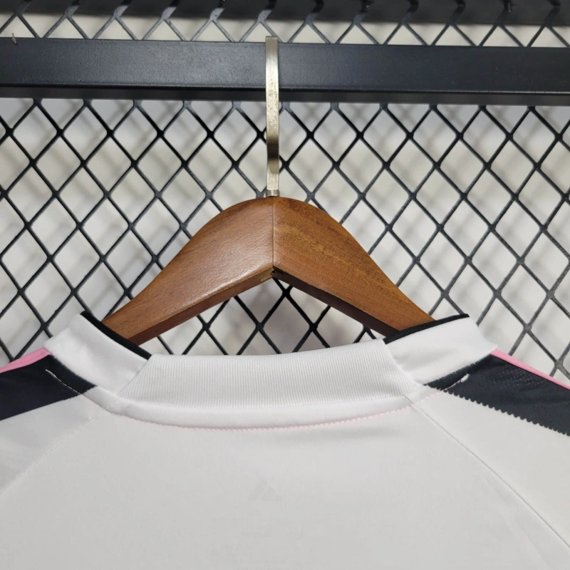 Juventus Cristiano Ronaldo 7 Home Soccer Jersey 2025-2026