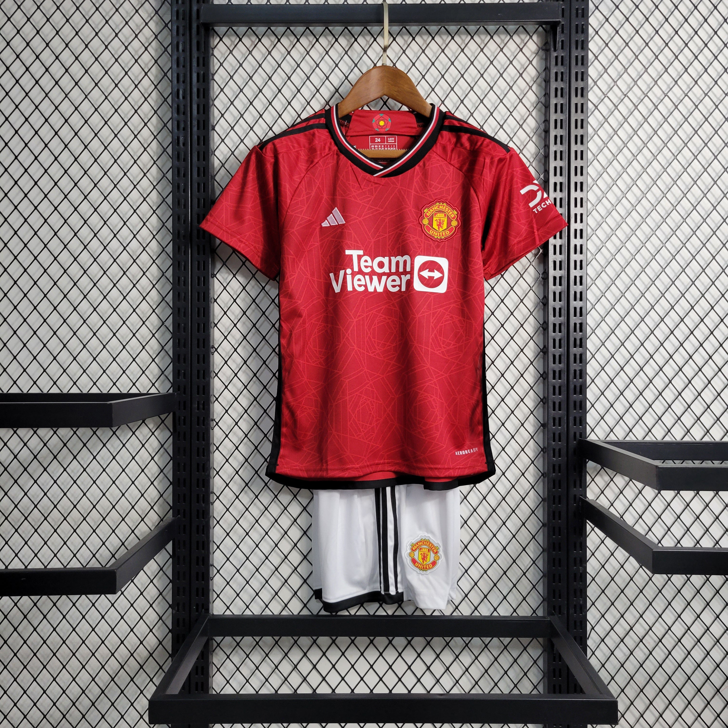 Manchester United Cristiano Ronaldo 7 Kids Home Soccer Jersey 2023/24
