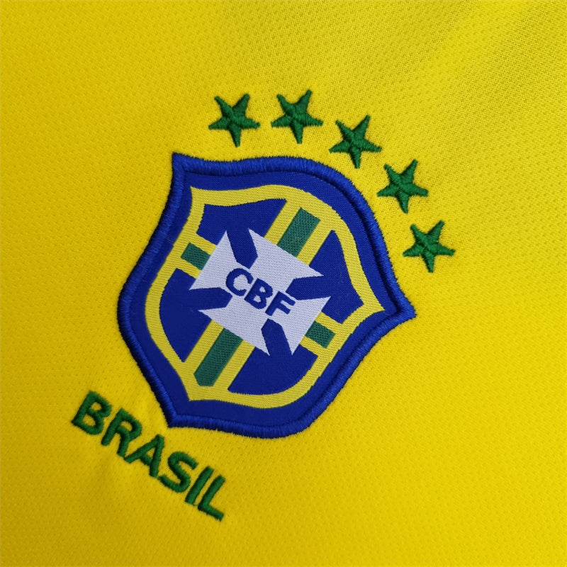 Brazil Ronaldinho 10 Home Retro Soccer Jersey 2004-2006