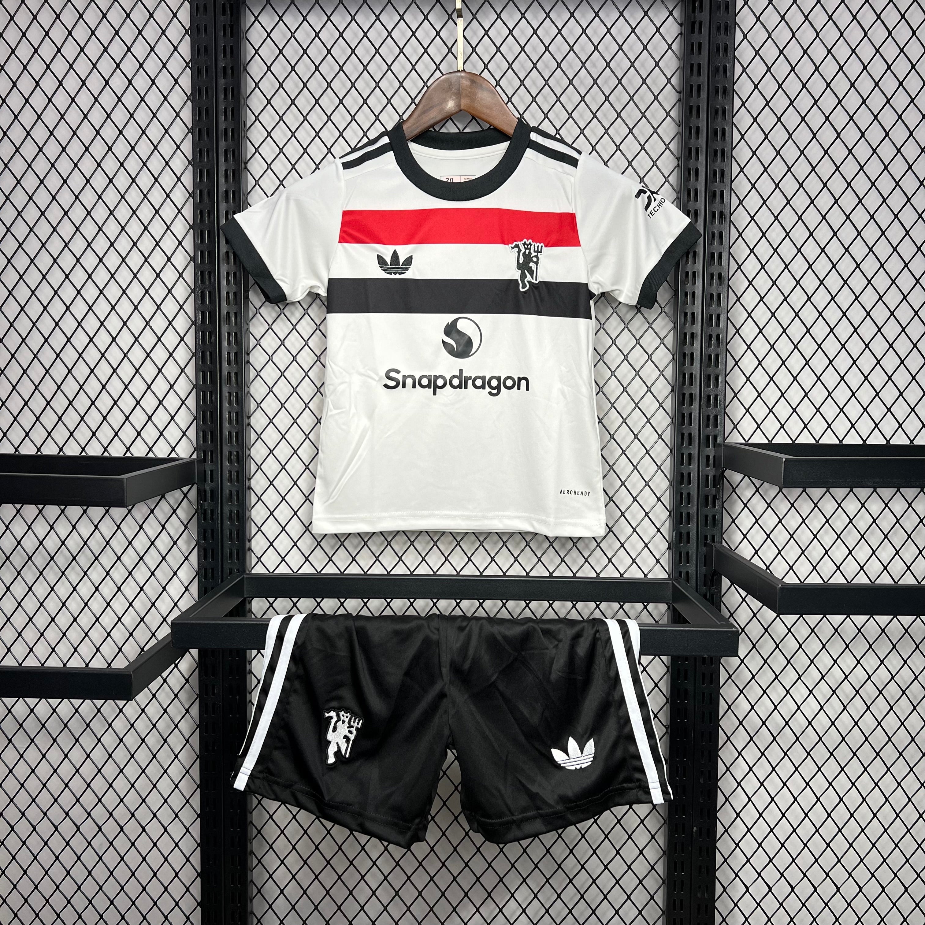 Manchester United Cristiano Ronaldo 7 Third Kids Soccer Jersey 2024/25