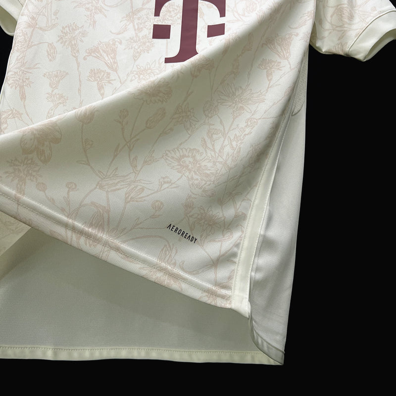 Bayern Munich Robert Lewandowski 9 Third Soccer Jersey 2023/24