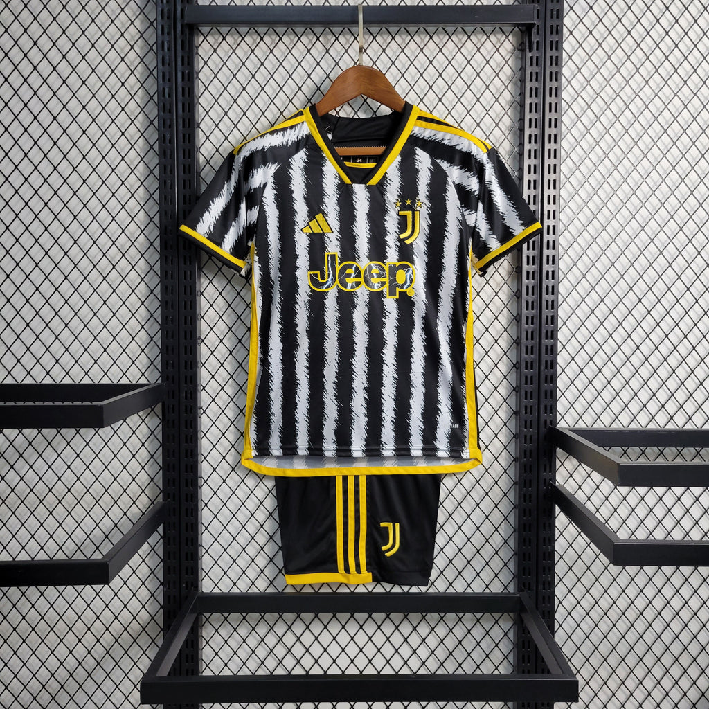 Juventus Cristiano Ronaldo 7 Kids Home Soccer Jersey 2023/24