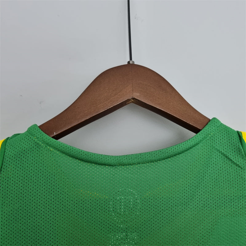 Brazil Ronaldinho 10 Home Retro Soccer Jersey 2004-2006