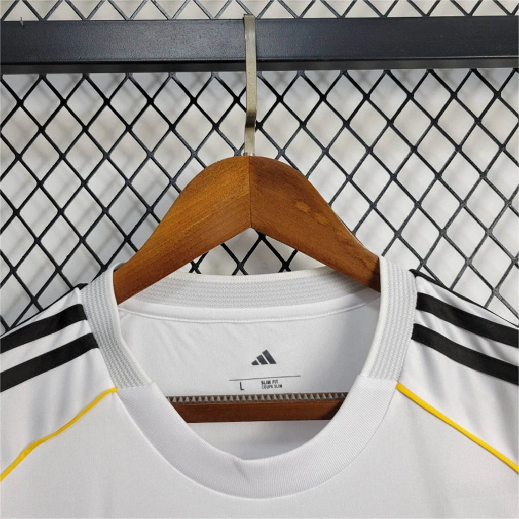 Real Madrid Federico Valverde 8 Home Soccer Jersey 2025-2026