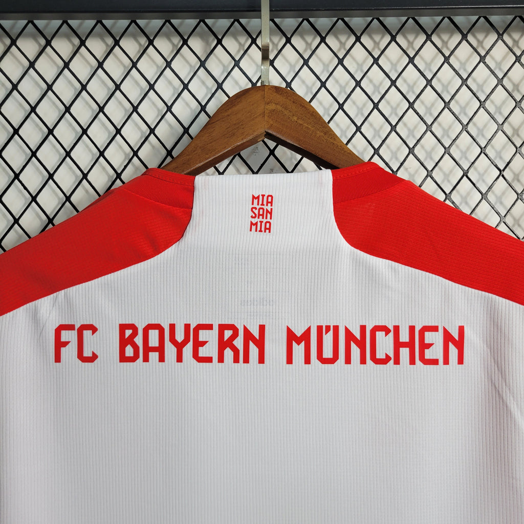 Bayern Munich Robert Lewandowski 9 Home Soccer Jersey 2023/24