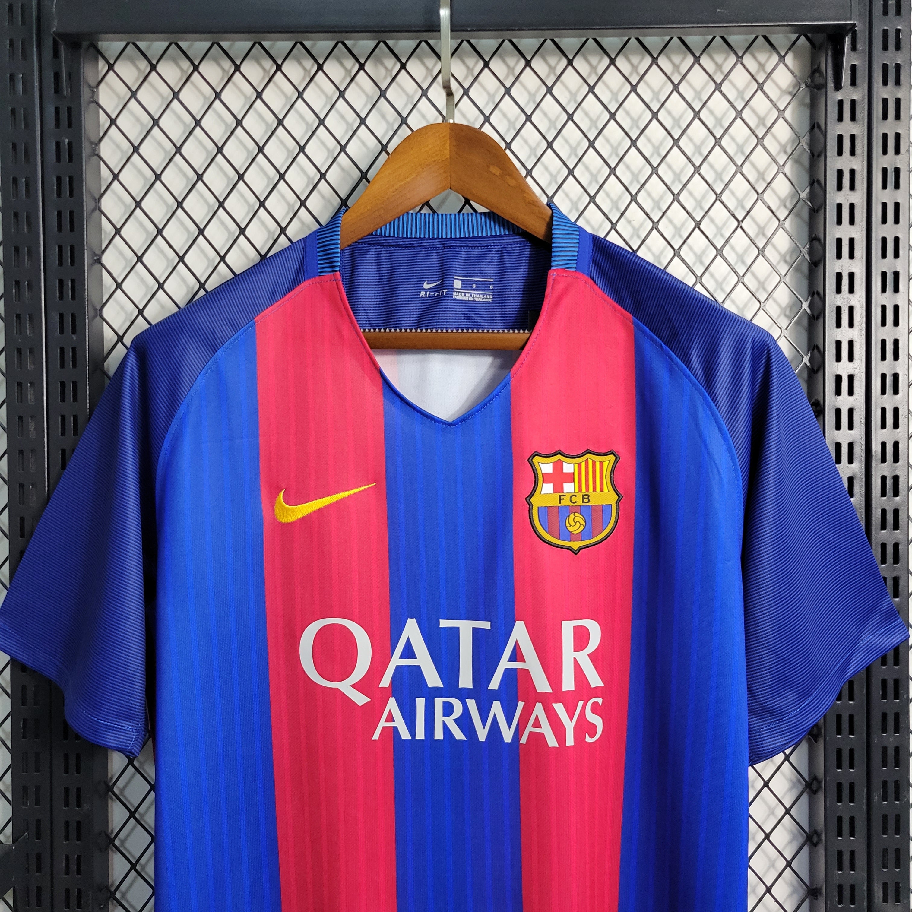 FC Barcelona Neymar Jr 11 Home Retro Soccer Jersey 2016-2017