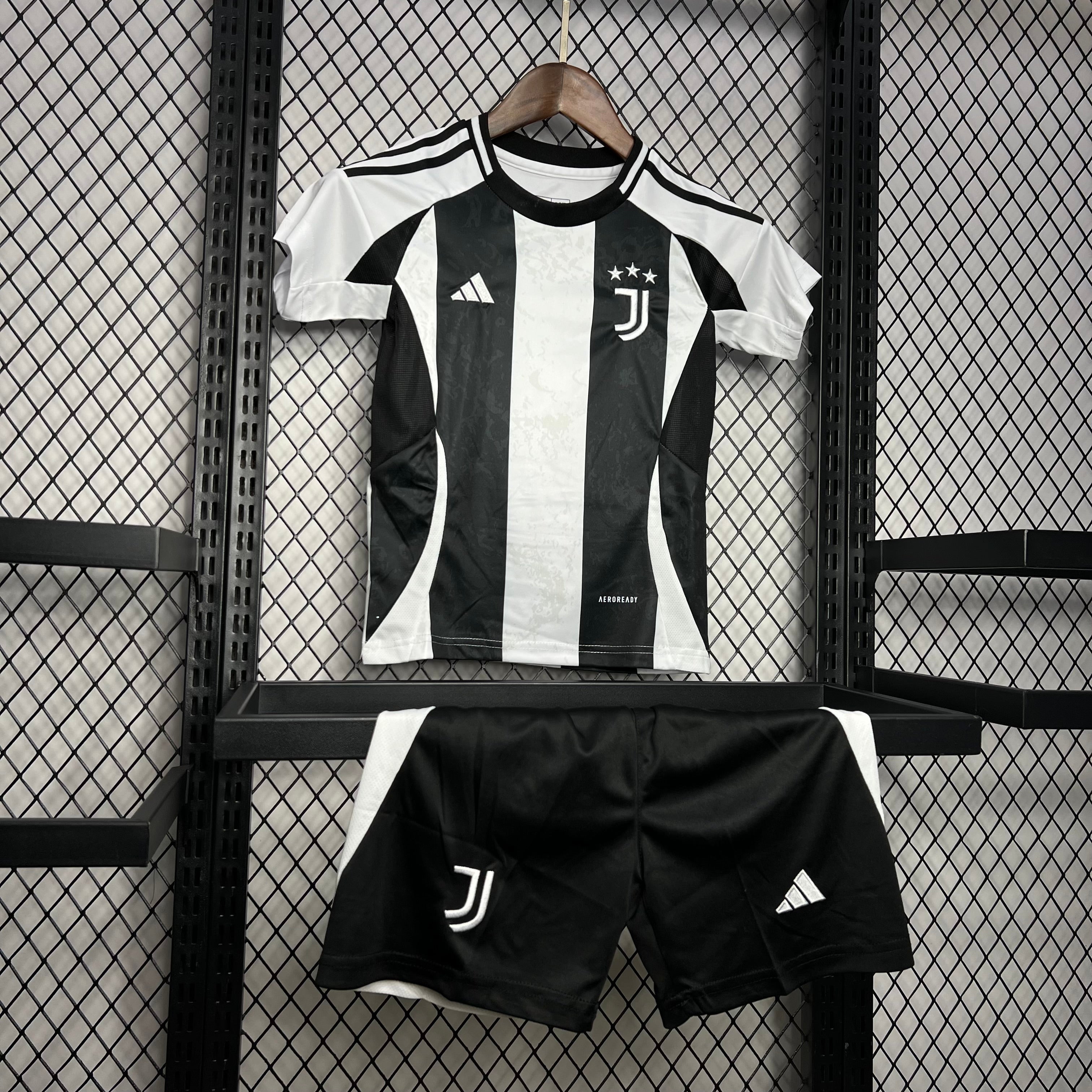 Juventus Kenan Yildiz 15 Kids Home Soccer Jersey 2024/25
