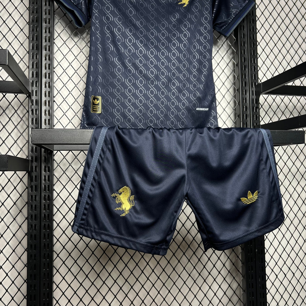 Juventus Cristiano Ronaldo 7 Third Kids Soccer Jersey 2024/25