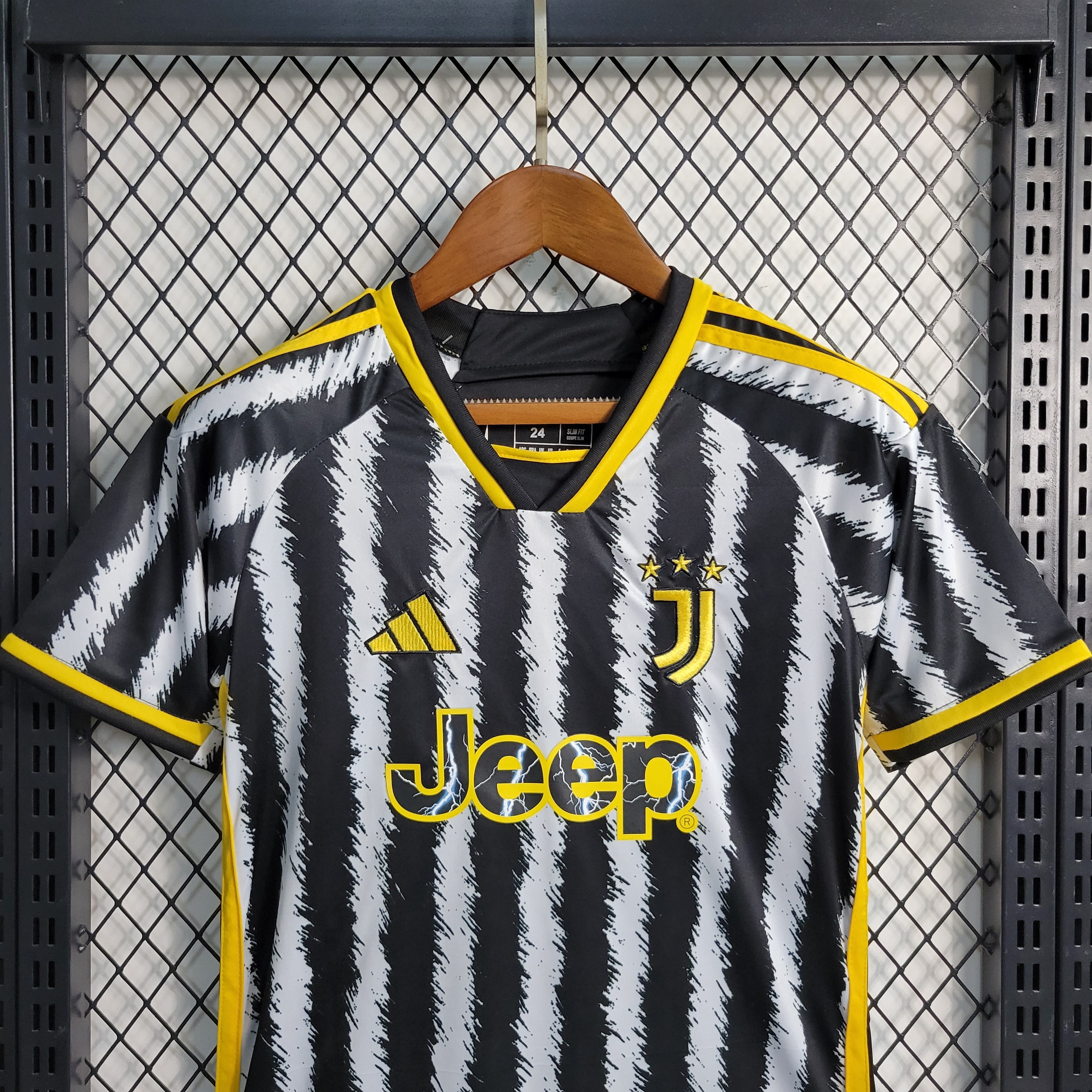 Juventus Cristiano Ronaldo 7 Kids Home Soccer Jersey 2023/24